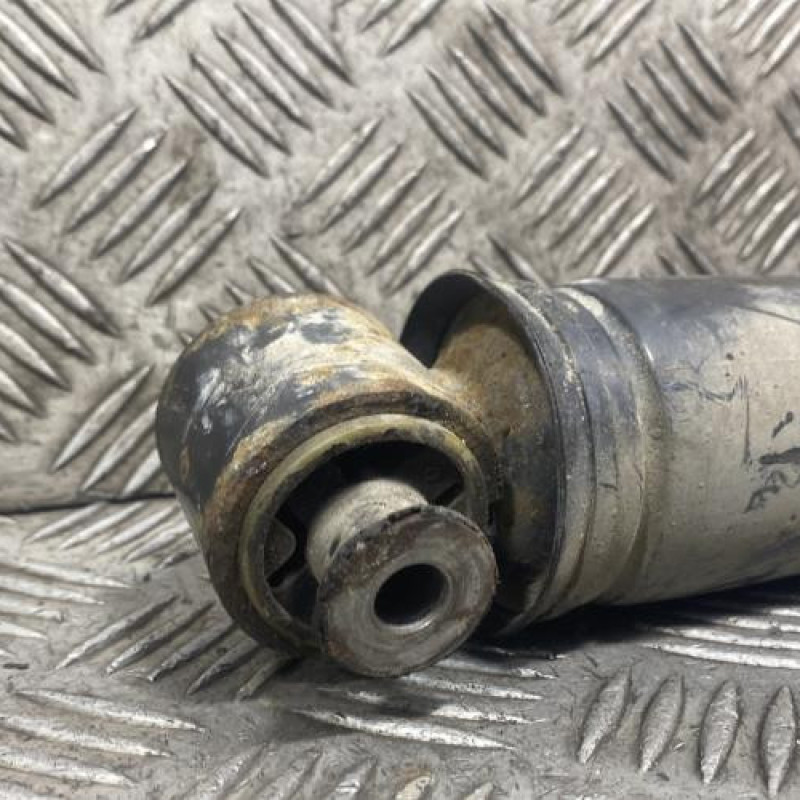 Amortisseur arriere droit RENAULT MEGANE 4 Photo n°4