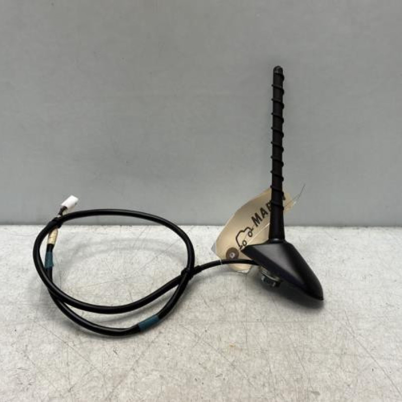 Antenne TOYOTA YARIS 3 Photo n°1
