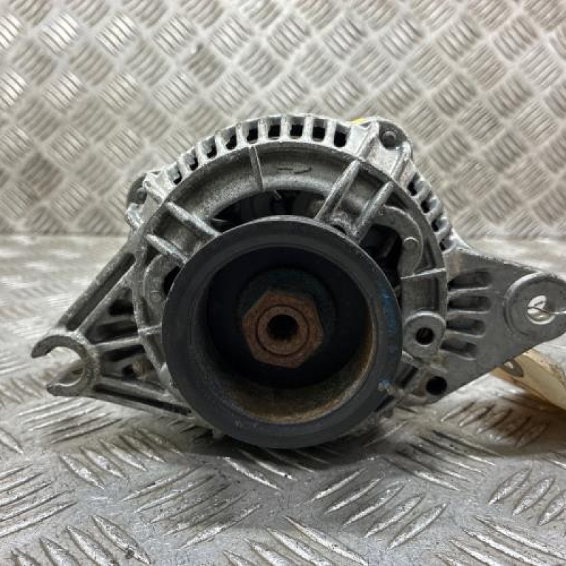 Alternateur PEUGEOT 405 Photo n°2
