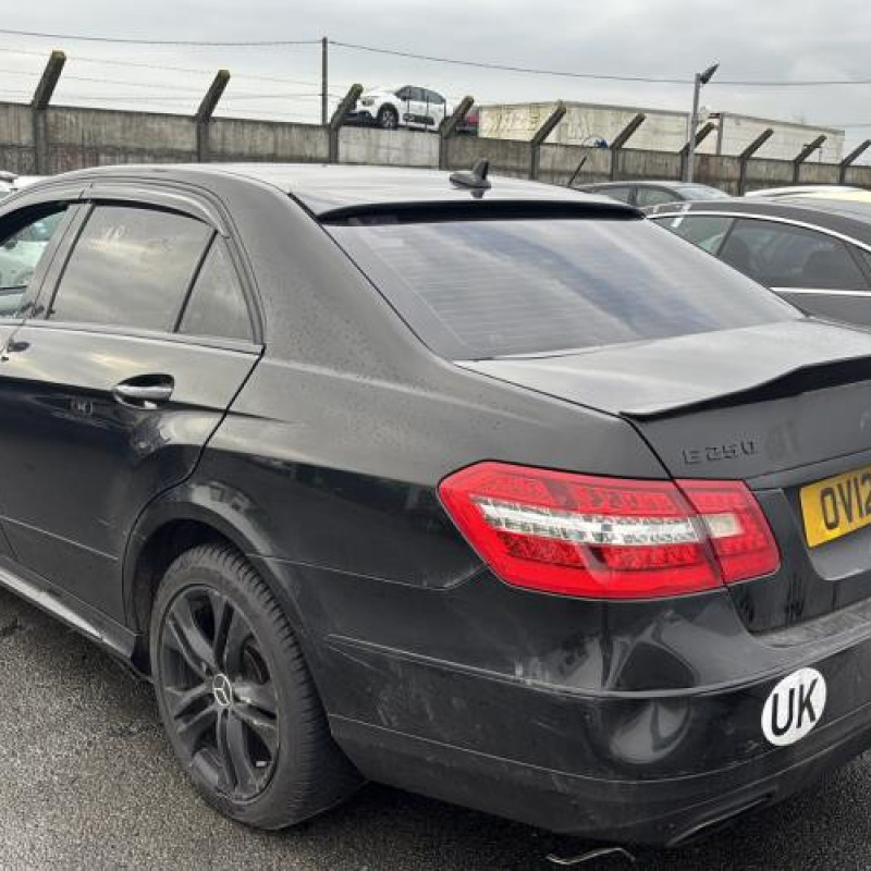 Avertisseur/Klaxon MERCEDES CLASSE E 212 Photo n°8