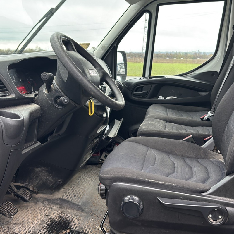IVECO DAILY 6 PHASE 1 35-C16 2.3D - 16V TURBO Photo n°6