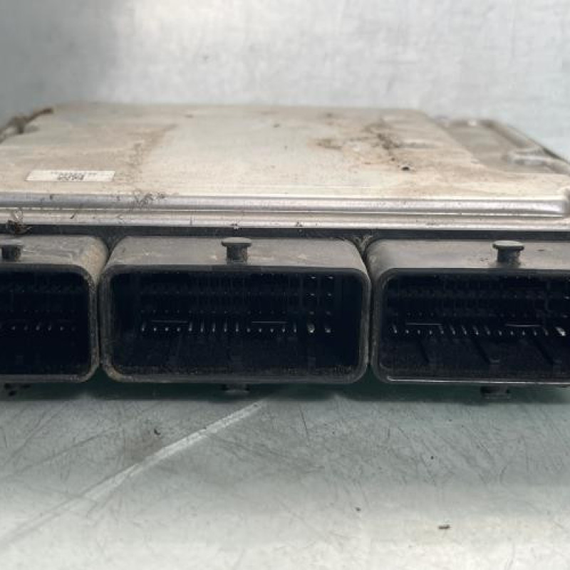 Calculateur moteur RENAULT MASTER 3 Photo n°3