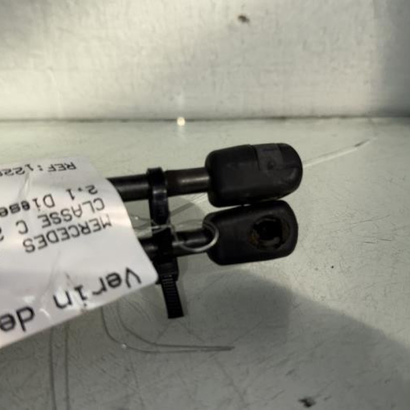 Verin de coffre MERCEDES CLASSE C 204 Photo n°5