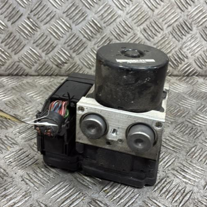 Bloc ABS (freins anti-blocage) MERCEDES CLASSE C 204 Photo n°5