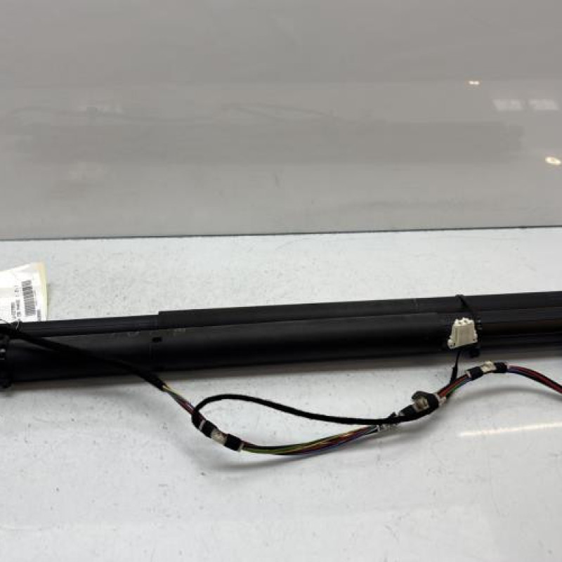 Verin de coffre MERCEDES CLASSE GLA 156 Photo n°1