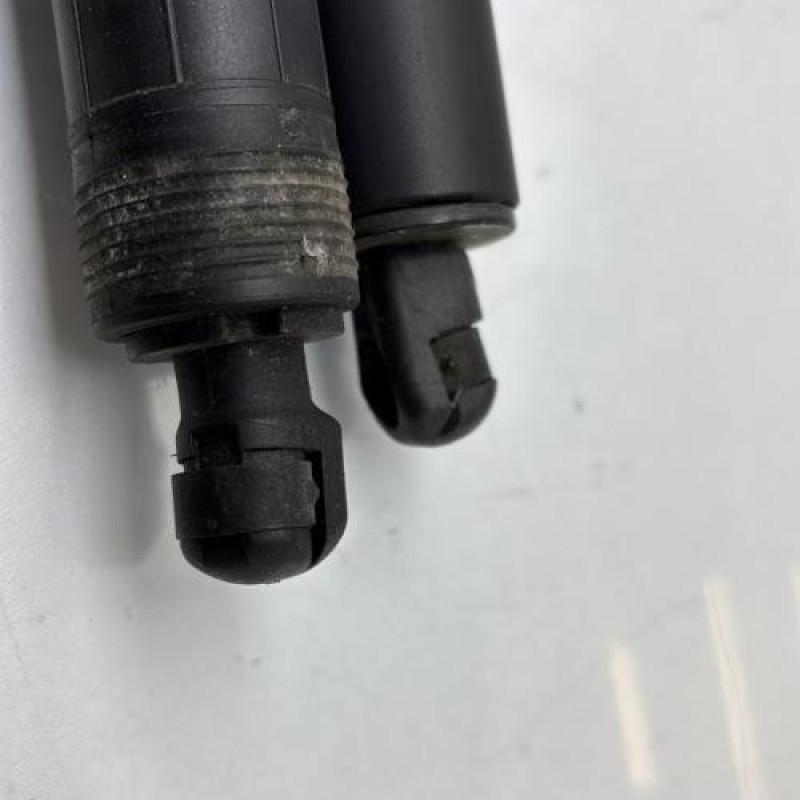 Verin de coffre MERCEDES CLASSE GLA 156 Photo n°2