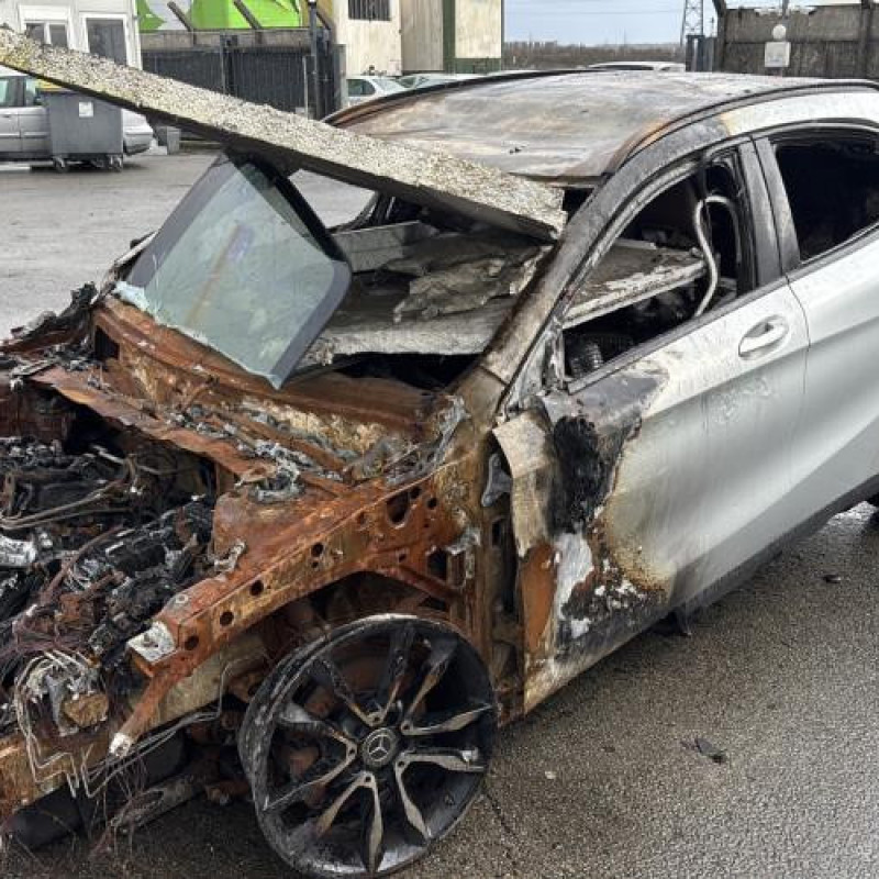 Verin de coffre MERCEDES CLASSE GLA 156 Photo n°6