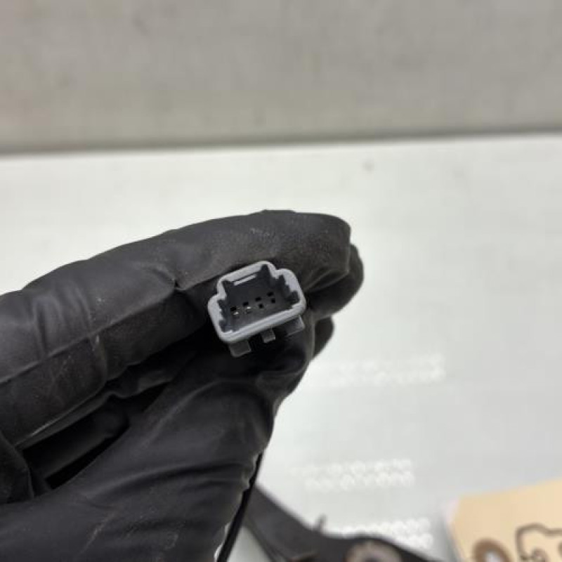 Attache ceinture arriere gauche RENAULT SCENIC 4 Photo n°4