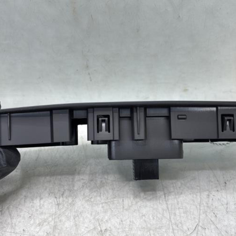 Interrupteur de leve vitre avant droit RENAULT MEGANE 4 Photo n°2