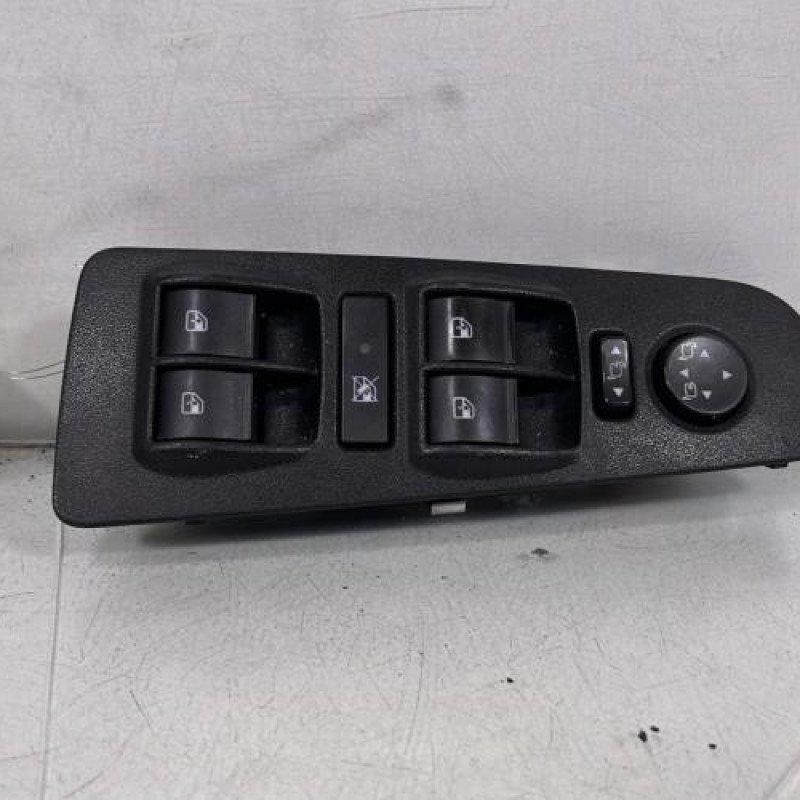 Interrupteur de leve vitre avant gauche LANCIA DELTA 3 Photo n°1