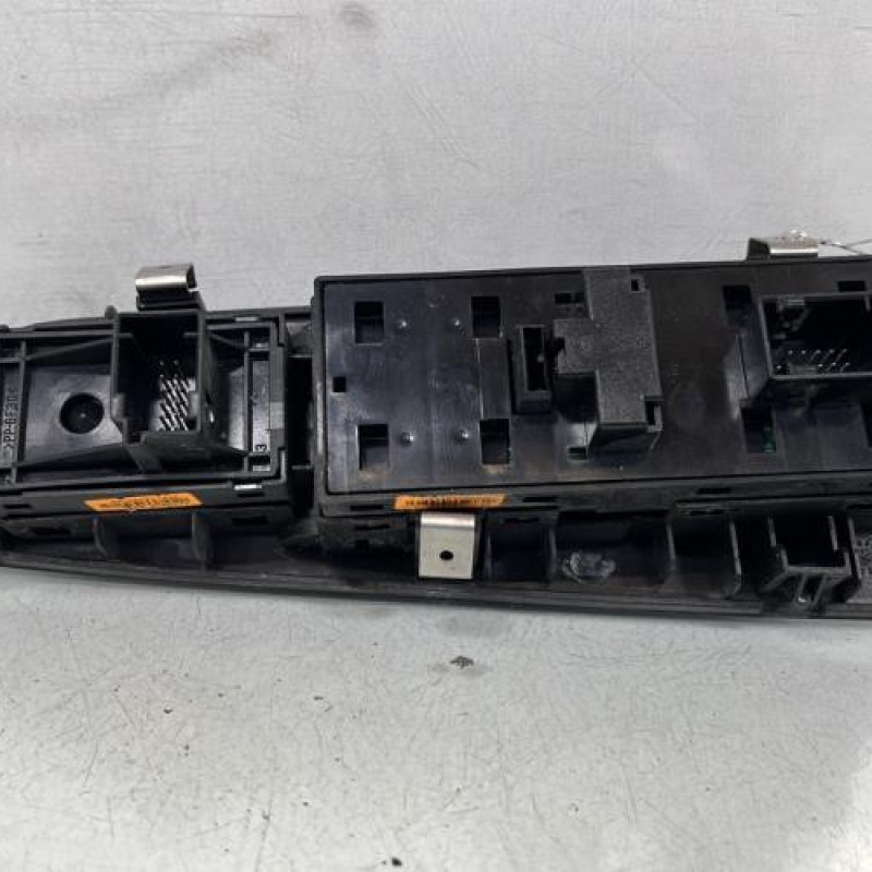 Interrupteur de leve vitre avant gauche LANCIA DELTA 3 Photo n°2