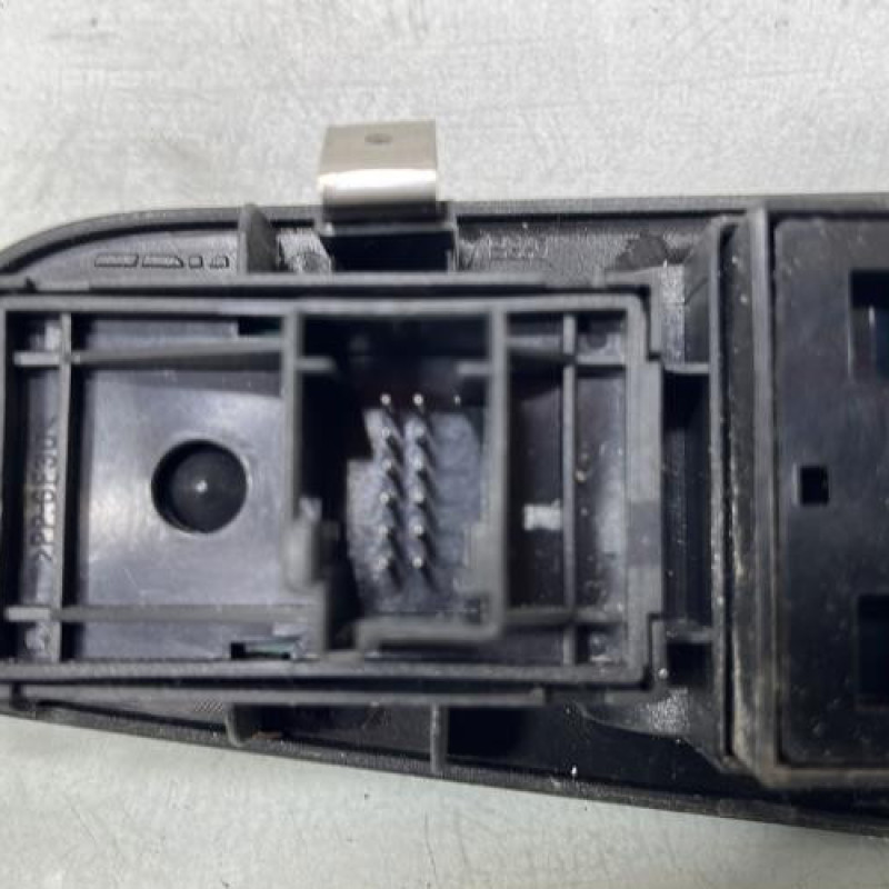 Interrupteur de leve vitre avant gauche LANCIA DELTA 3 Photo n°4