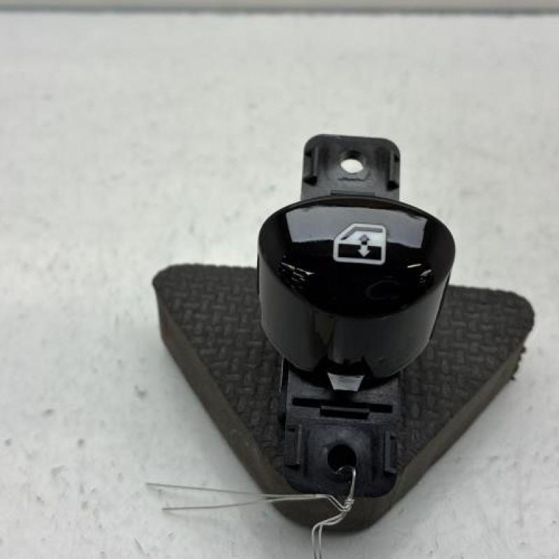 Interrupteur de leve vitre avant droit FIAT 500 2 Photo n°1