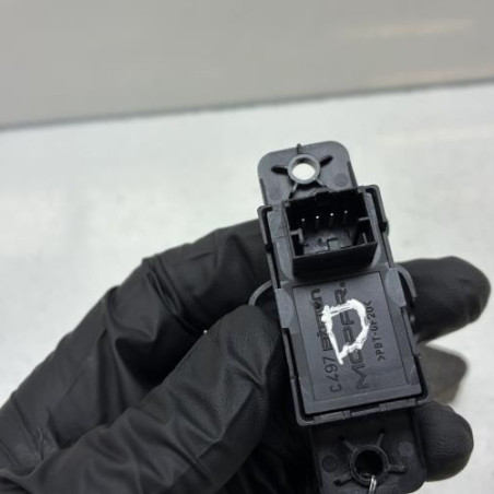 Interrupteur de leve vitre avant droit FIAT 500 2