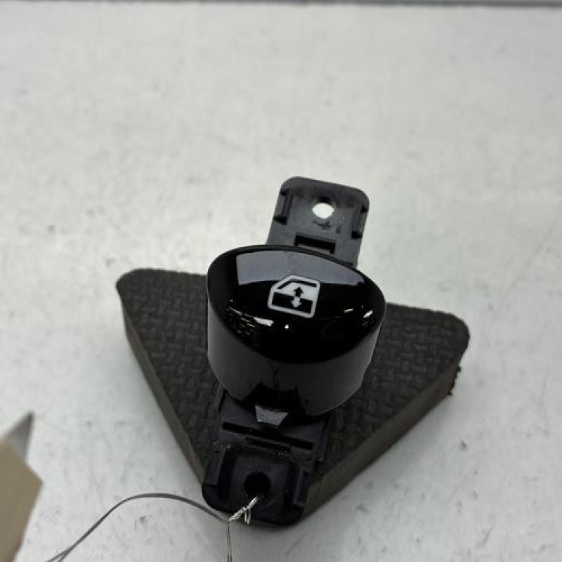 Interrupteur de leve vitre avant gauche FIAT 500 2 Photo n°1