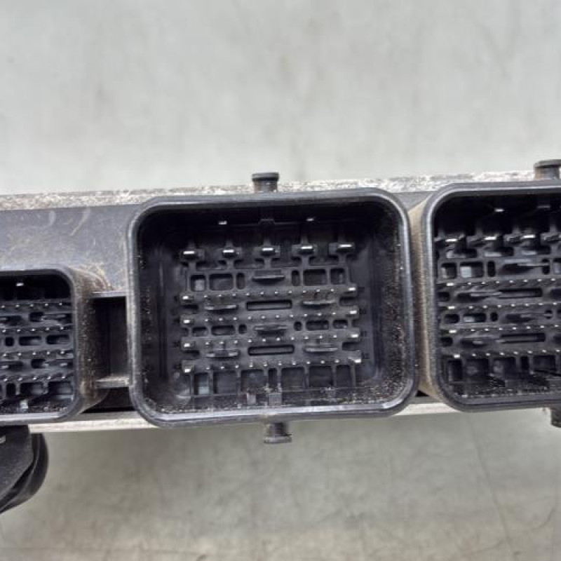 Calculateur PEUGEOT 208 1 Photo n°3