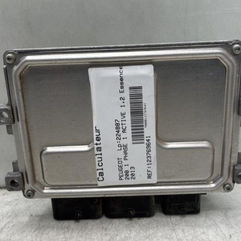 Calculateur PEUGEOT 208 1 Photo n°4