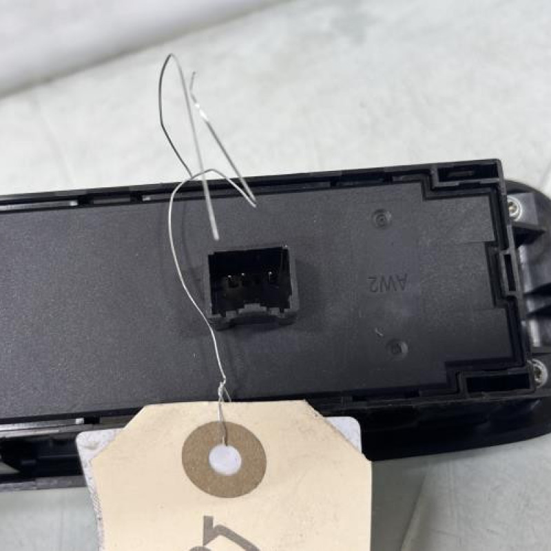 Interrupteur de leve vitre avant gauche FORD MONDEO 3 Photo n°3