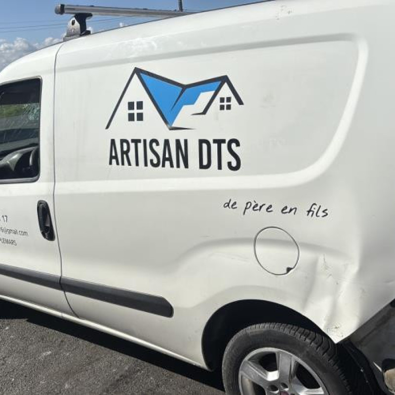 Attache ceinture avant droit FIAT DOBLO 2 Photo n°9