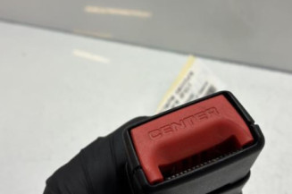 Attache ceinture arriere centrale NISSAN JUKE 1