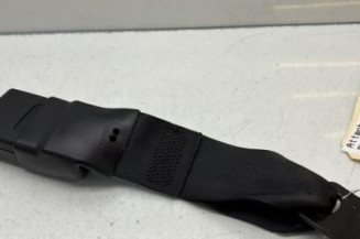 Attache ceinture arriere centrale NISSAN JUKE 1