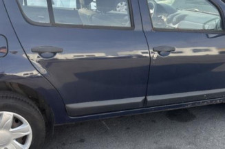 Attache ceinture avant gauche DACIA SANDERO 1