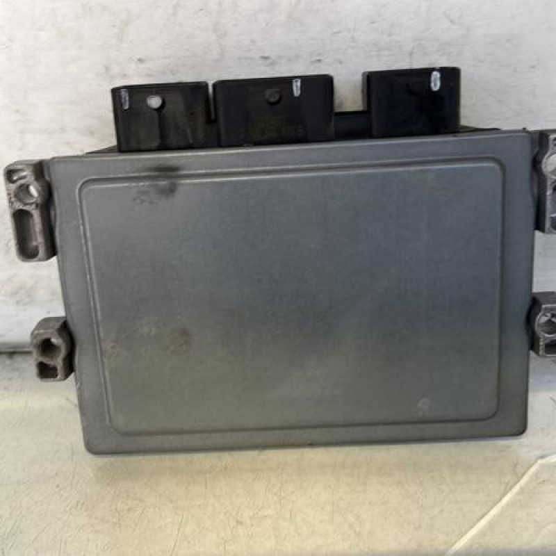 Calculateur moteur DACIA SANDERO 1 Photo n°4