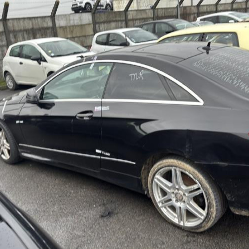 Attache ceinture arriere droit MERCEDES CLASSE E 207 Photo n°9