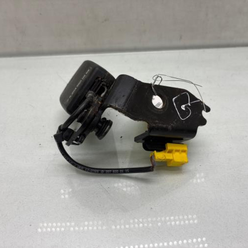 Attache ceinture arriere gauche MERCEDES CLASSE E 207 Photo n°3