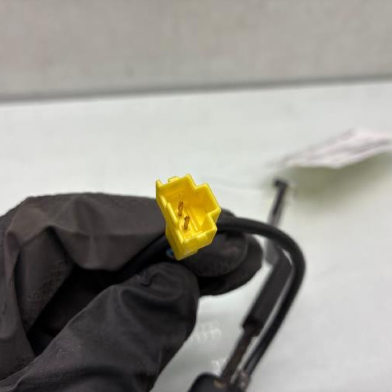 Attache ceinture avant gauche MERCEDES CLASSE E 207 Photo n°3