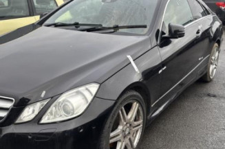 Calculateur moteur MERCEDES CLASSE E 207