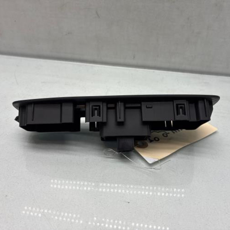 Interrupteur de leve vitre avant droit RENAULT GRAND SCENIC 4 Photo n°2