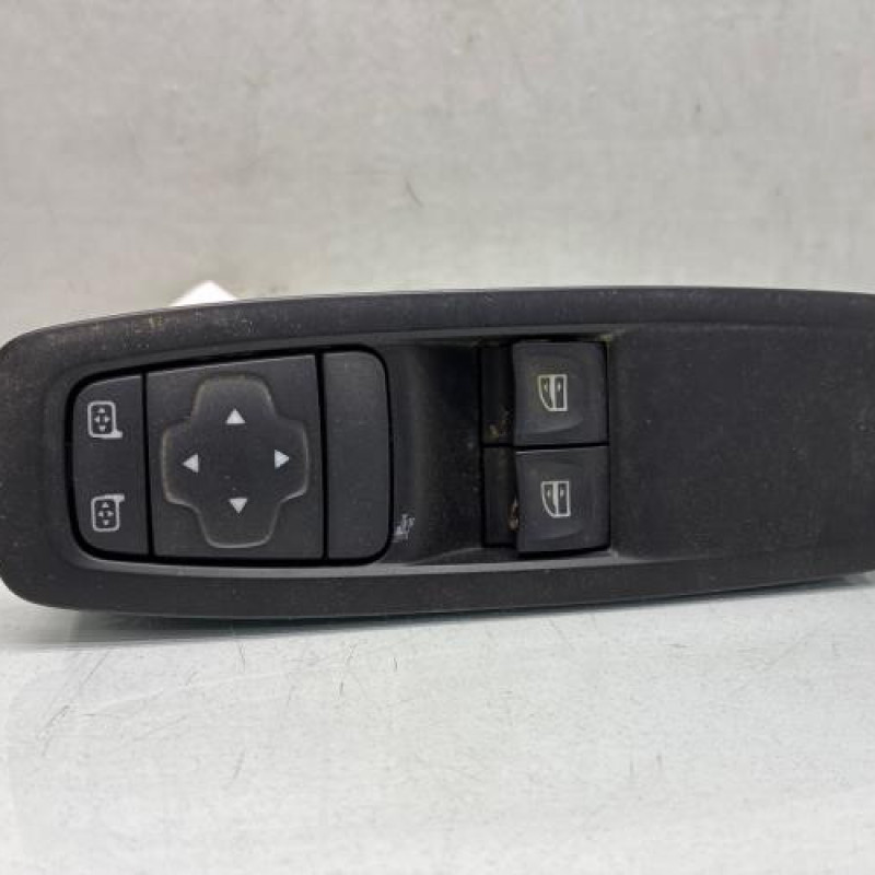 Interrupteur de leve vitre avant gauche RENAULT MEGANE 4 Photo n°1