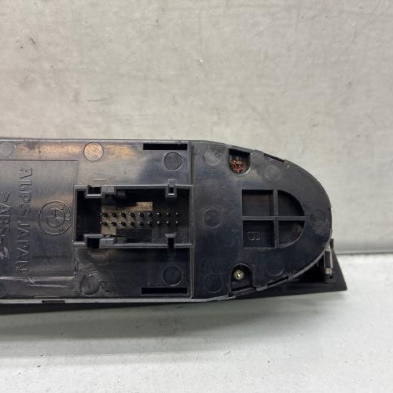 Interrupteur de leve vitre avant gauche BMW SERIE 3 E90 Photo n°3