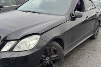 Attache ceinture avant gauche MERCEDES CLASSE E 212