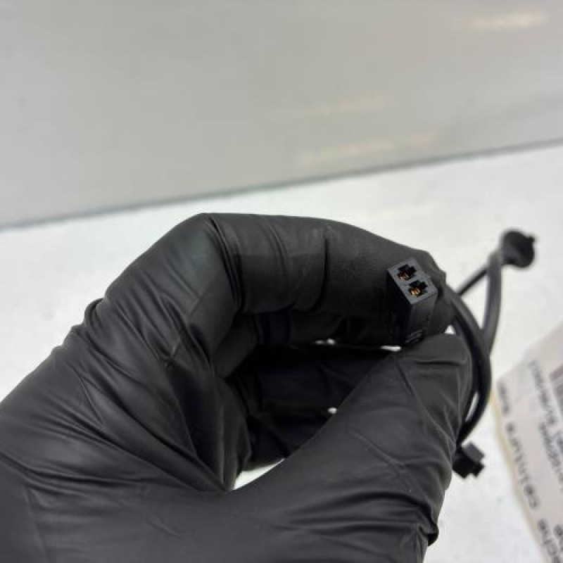 Attache ceinture avant gauche VOLKSWAGEN PASSAT 6 Photo n°3