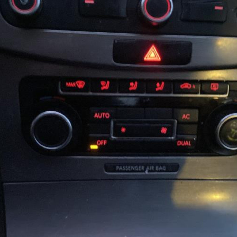 Interrupteur de leve vitre avant gauche VOLKSWAGEN PASSAT 6 Photo n°11