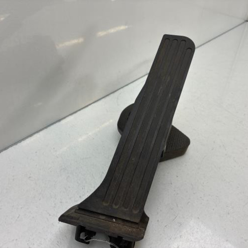 Pedale d'accelerateur VOLKSWAGEN PASSAT 6 Photo n°2