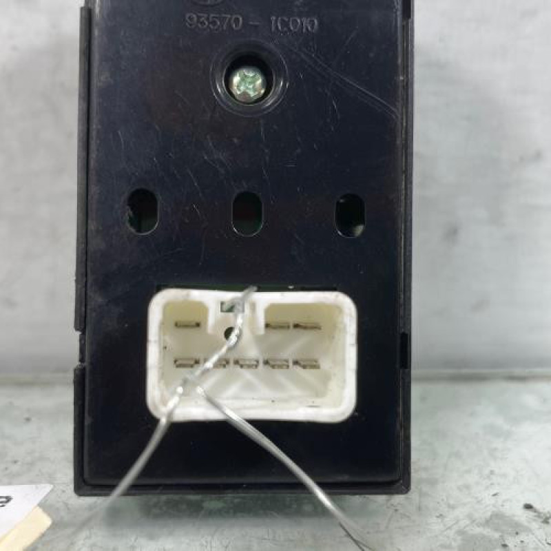 Interrupteur de leve vitre avant gauche HYUNDAI GETZ Photo n°3