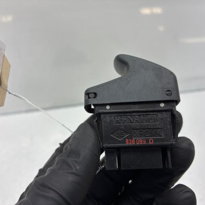 Interrupteur de leve vitre avant gauche RENAULT MEGANE 1 Photo n°3