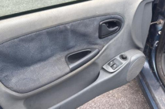 Interrupteur de leve vitre avant gauche RENAULT MEGANE 1