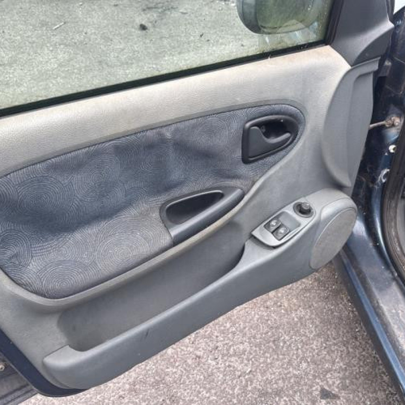 Interrupteur de leve vitre avant gauche RENAULT MEGANE 1 Photo n°7