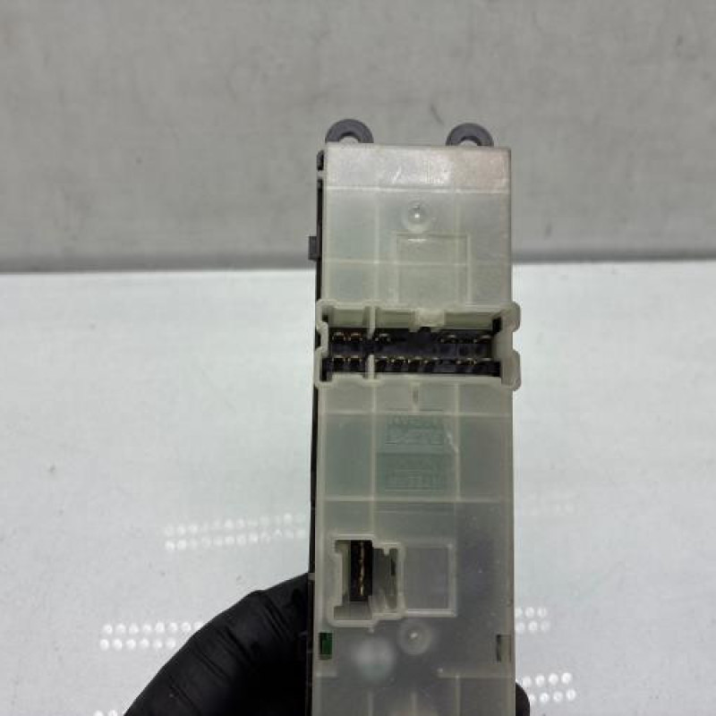 Interrupteur de leve vitre avant gauche NISSAN NOTE 1 Photo n°3