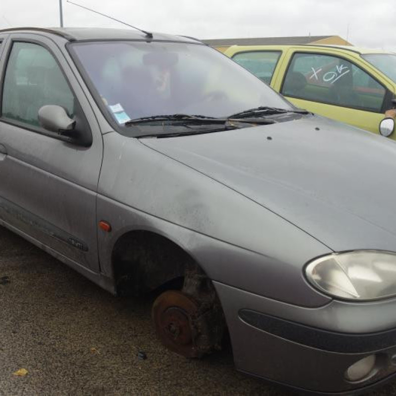 Ceinture arriere droit RENAULT MEGANE 1 Photo n°2