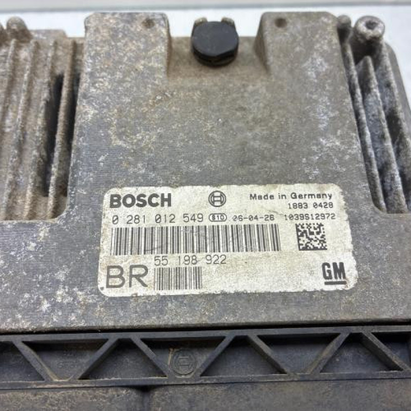 Calculateur moteur OPEL ZAFIRA B Photo n°2