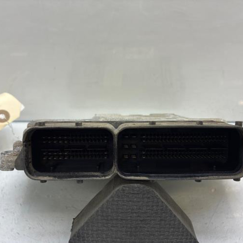 Calculateur moteur OPEL ZAFIRA B Photo n°3