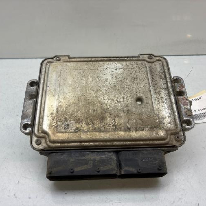 Calculateur moteur OPEL ZAFIRA B Photo n°4