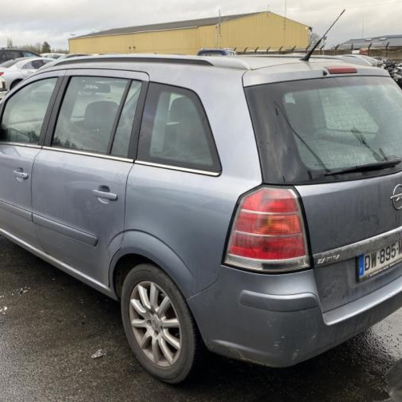 Calculateur moteur OPEL ZAFIRA B Photo n°7