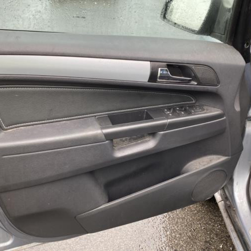 Calculateur moteur OPEL ZAFIRA B Photo n°13