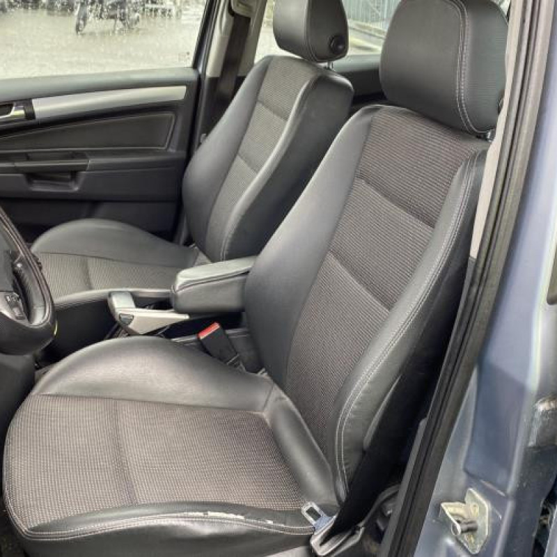 Calculateur moteur OPEL ZAFIRA B Photo n°14